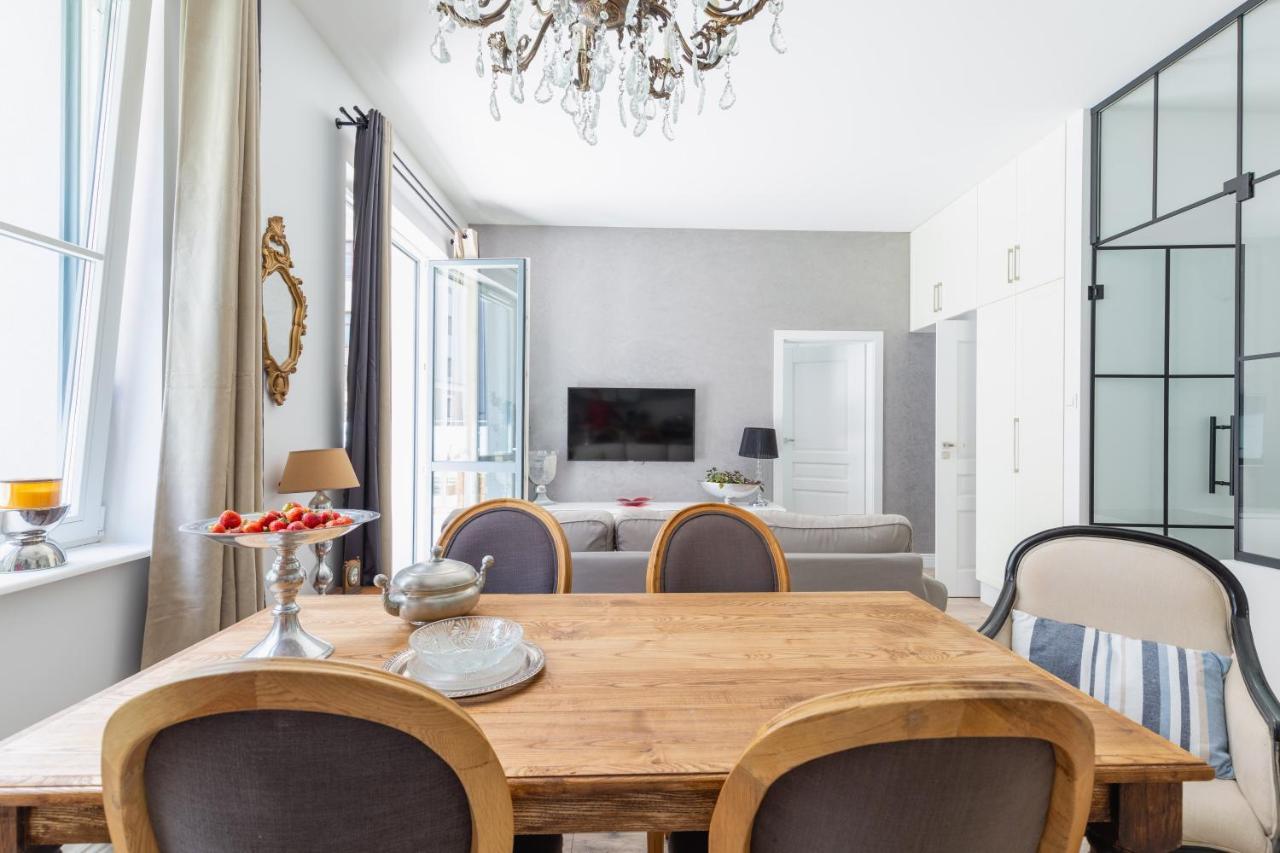 Bea Garden Home - Dwie Sypialnie I Taras แอลบลอง ภายนอก รูปภาพ